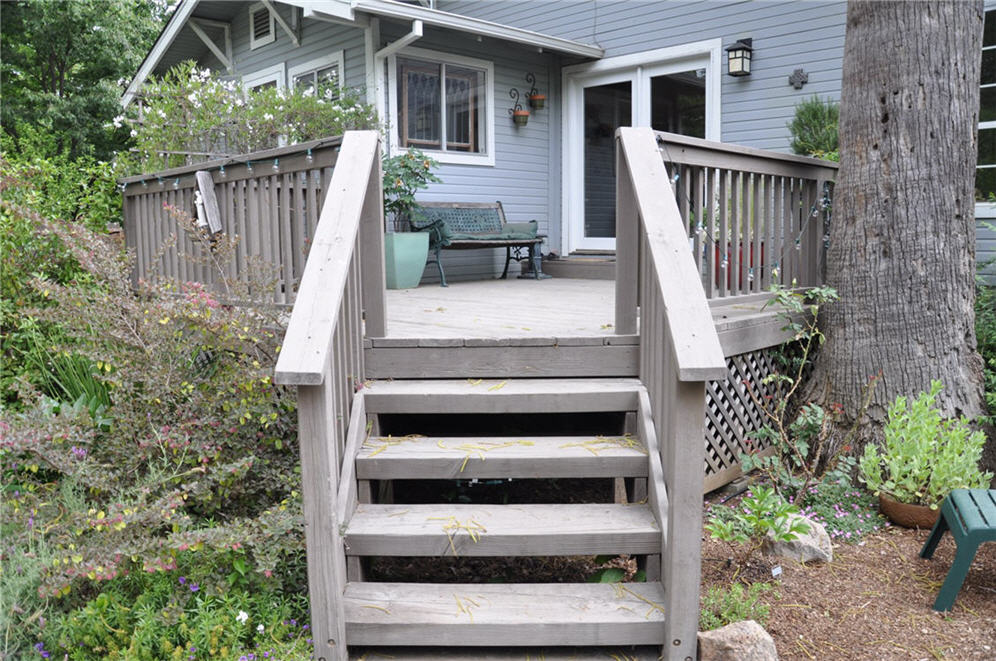 Terra Design Stairs  to Porch