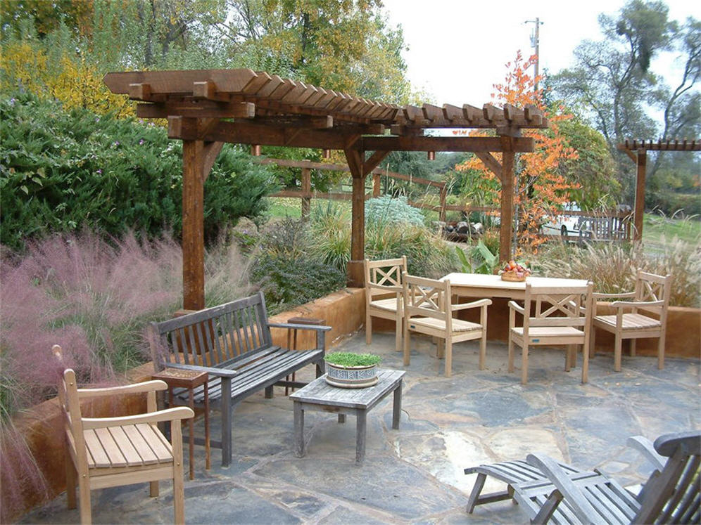 Half Arbor and Seating