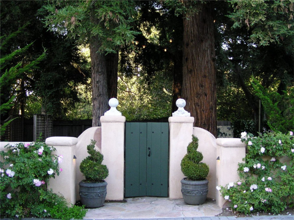 Mediterranean Pillars Gate